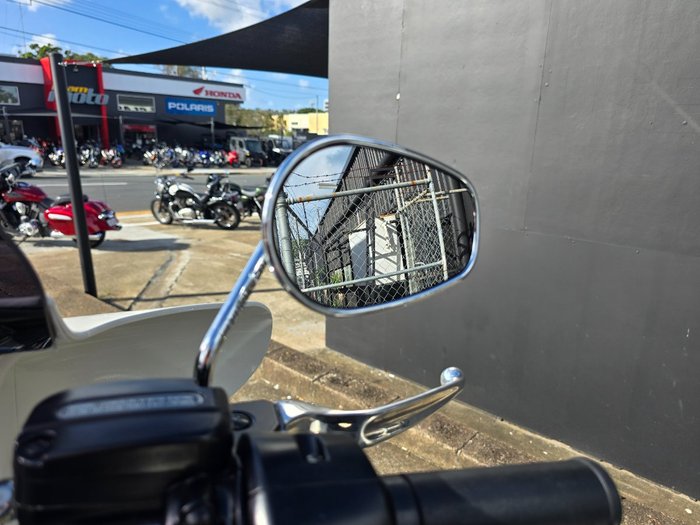 2018 Harley-Davidson FLRT FREEWHEELER WHITE