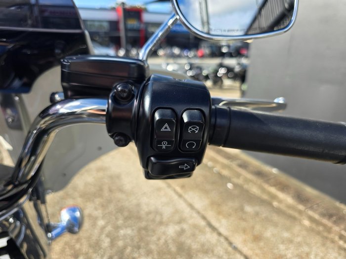 2018 Harley-Davidson FLRT FREEWHEELER WHITE