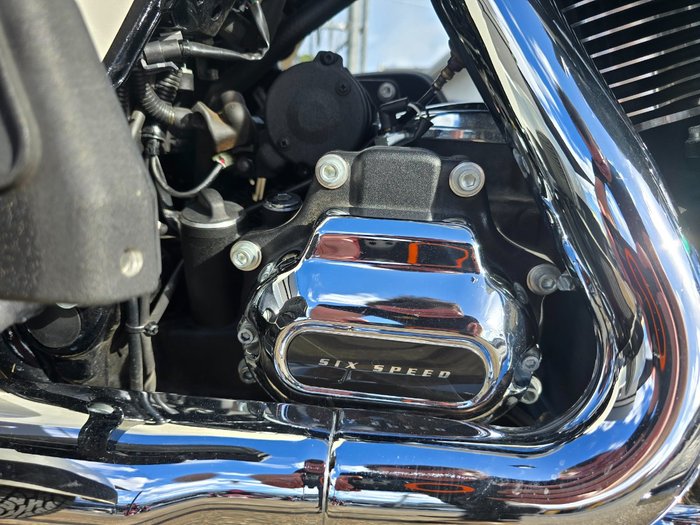 2018 Harley-Davidson FLRT FREEWHEELER WHITE