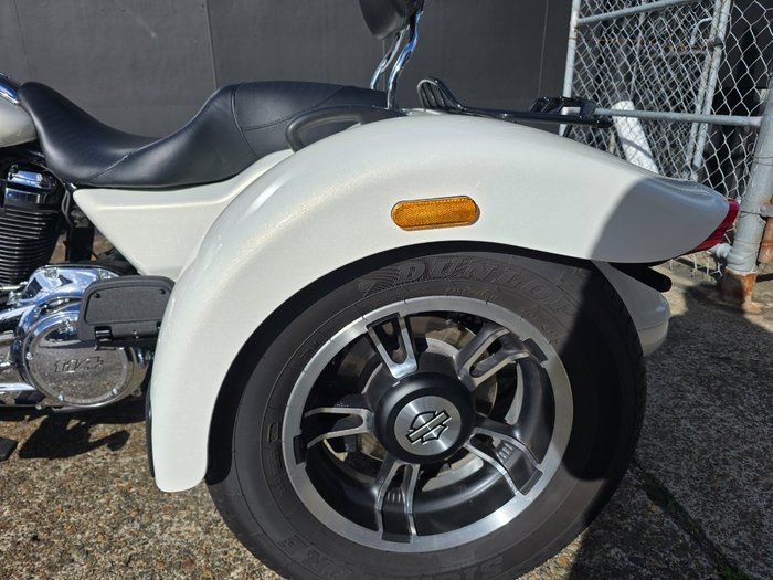 2018 Harley-Davidson FLRT FREEWHEELER WHITE