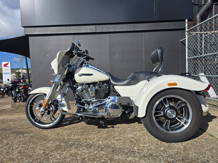 2018 Harley-Davidson FLRT FREEWHEELER WHITE
