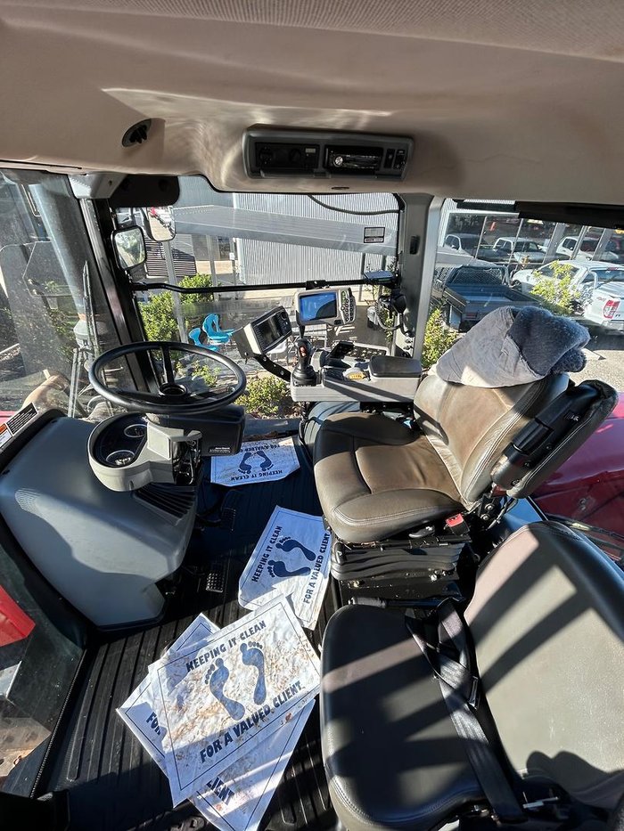 2015 Versatile 425 Red