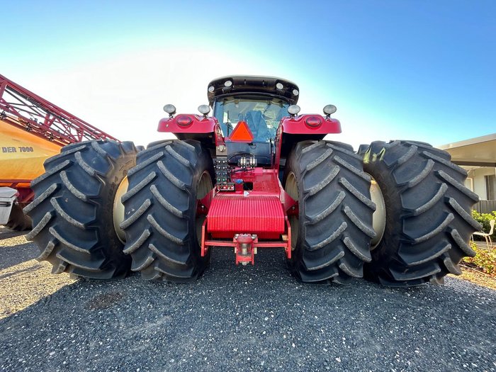 2015 Versatile 425 Red