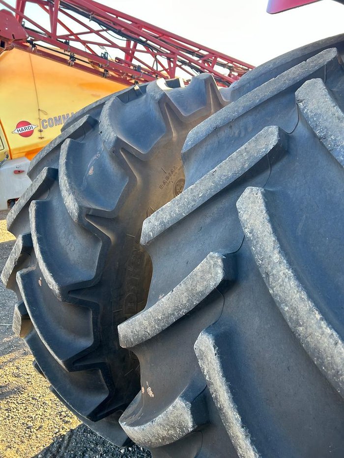 2015 Versatile 425 Red