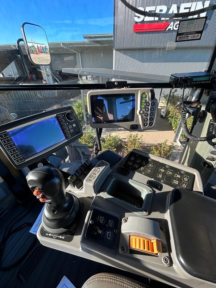 2015 Versatile 425 Red