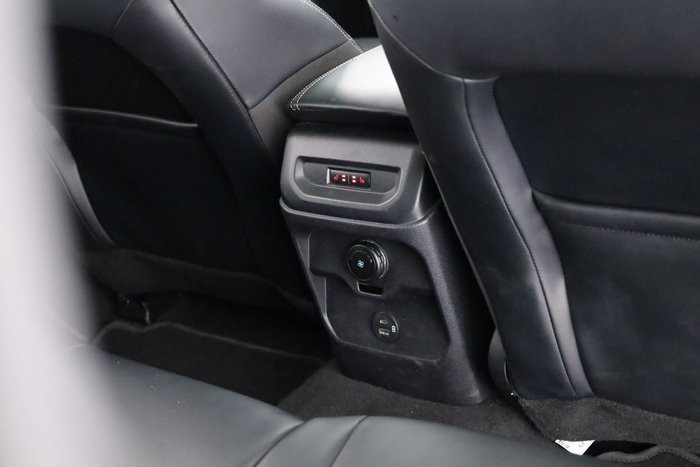 2024 Ford Everest Platinum