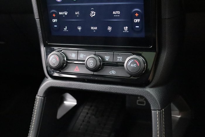 2024 Ford Everest Platinum