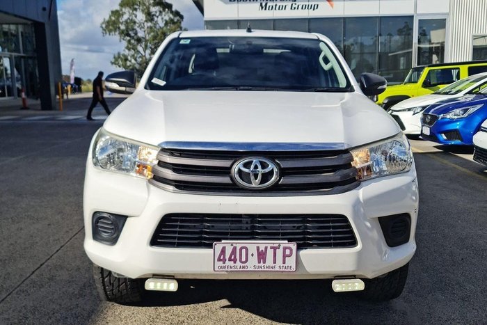 2016 Toyota Hilux SR
