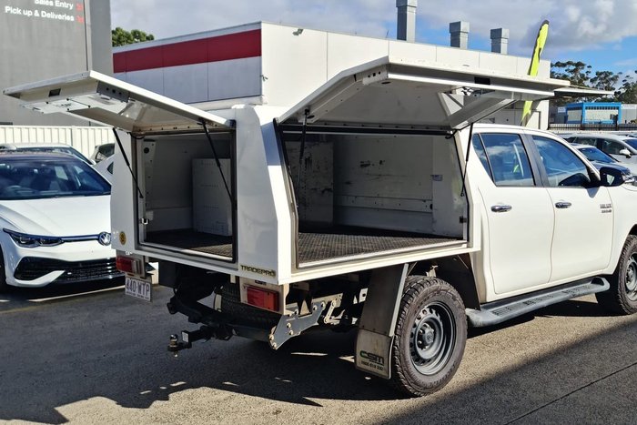 2016 Toyota Hilux SR