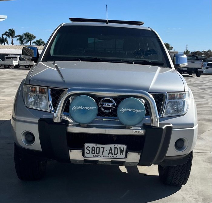 2009 Nissan Navara ST-X