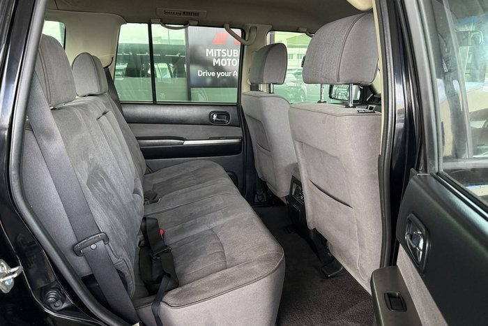 2014 Nissan Patrol ST Titanium