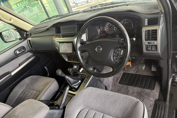 2014 Nissan Patrol ST Titanium