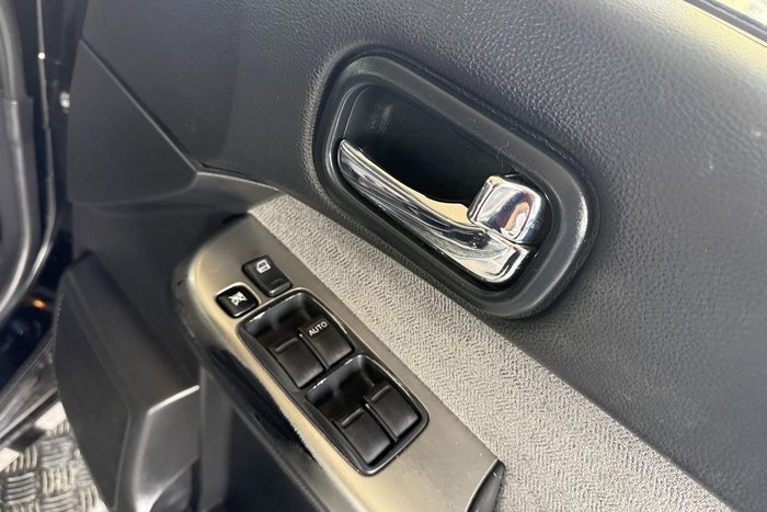 2014 Nissan Patrol ST Titanium