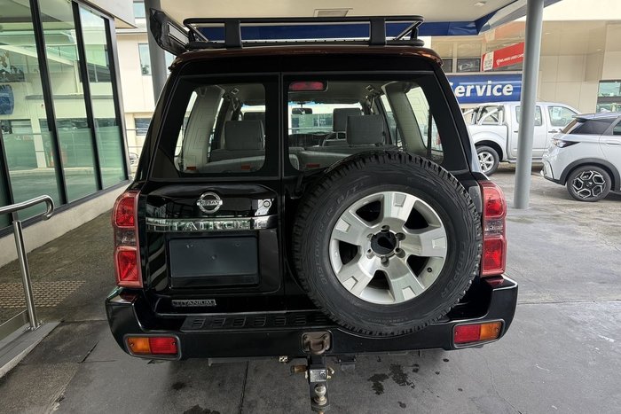 2014 Nissan Patrol ST Titanium