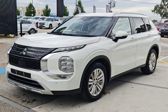 2024 Mitsubishi Outlander LS