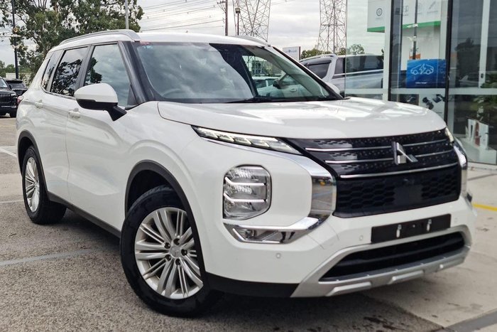 2024 Mitsubishi Outlander LS