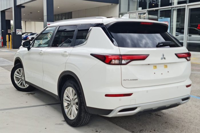 2024 Mitsubishi Outlander LS