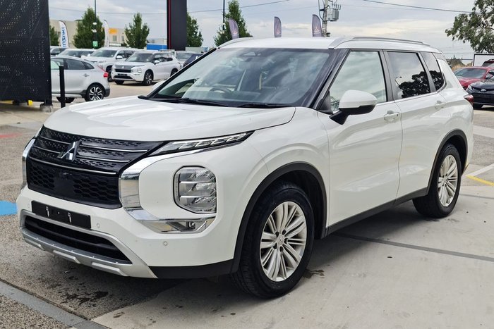 2024 Mitsubishi Outlander LS