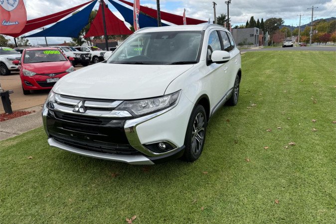 2017 MITSUBISHI OUTLANDER LS 7 SEAT (2WD)