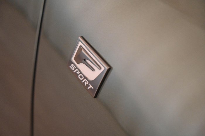 2025 Lexus ES 300h F Sport