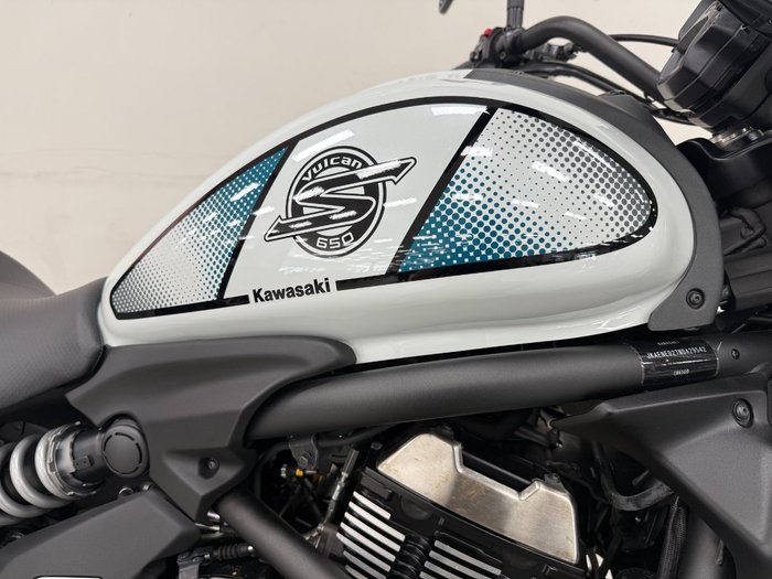 2022 Kawasaki VULCAN S White