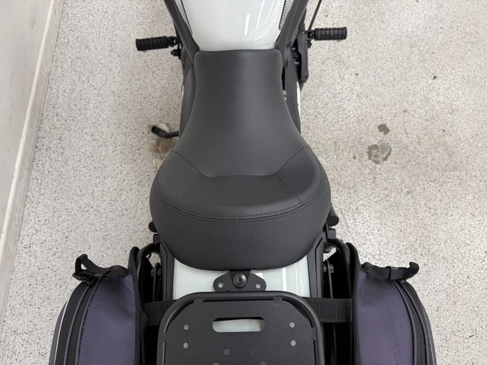 2022 Kawasaki VULCAN S White