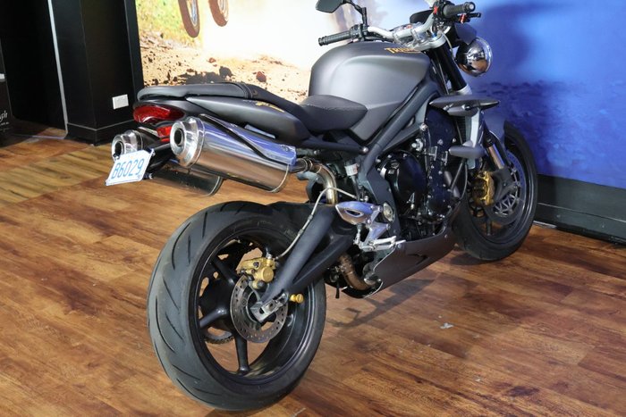 2010 TRIUMPH STREET TRIPLE 675