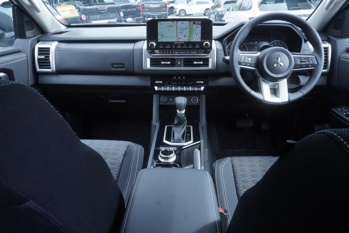 2025 Mitsubishi Triton GLS