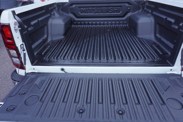 2025 Mitsubishi Triton GLS