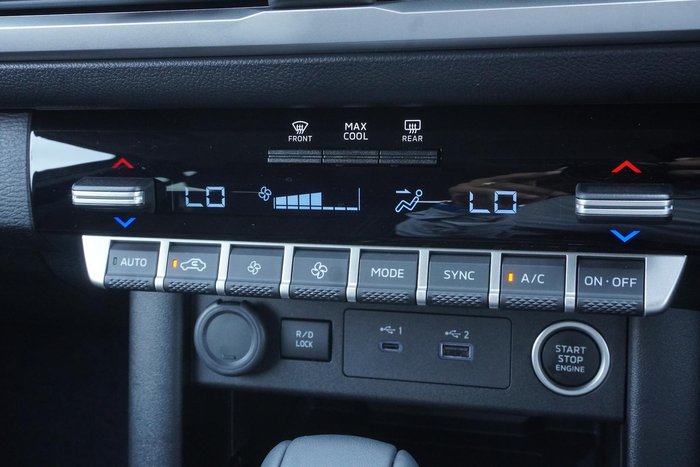 2025 Mitsubishi Triton GLS