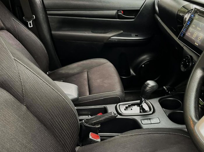 2018 Toyota Hilux SR