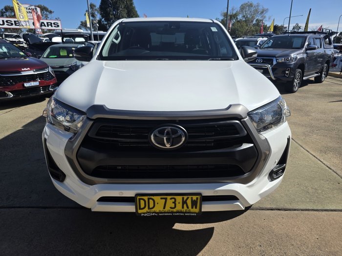 2022 Toyota Hilux SR