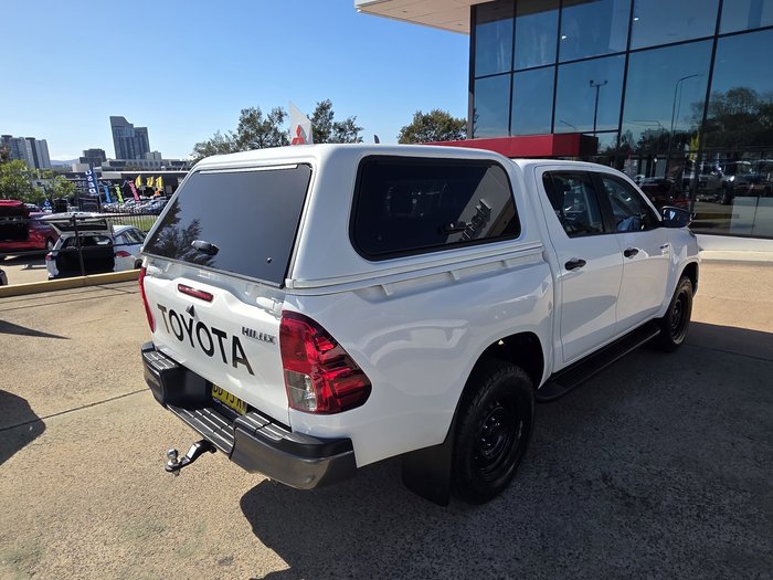 2022 Toyota Hilux SR