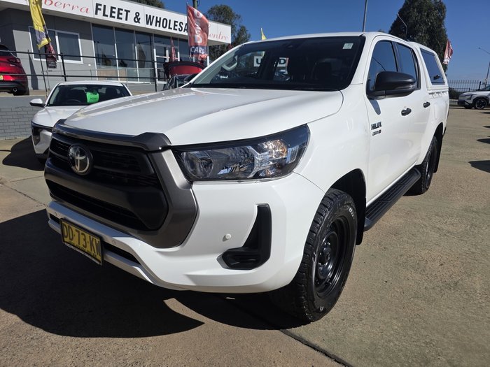 2022 Toyota Hilux SR