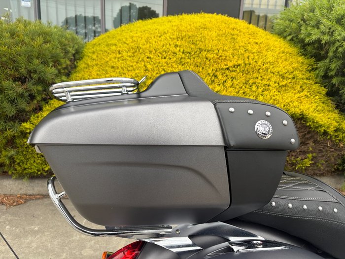 2019 Indian ROADMASTER GREY SMK/BLACK SMK SteelGRAYSmoke/ThunderBLKSmoke