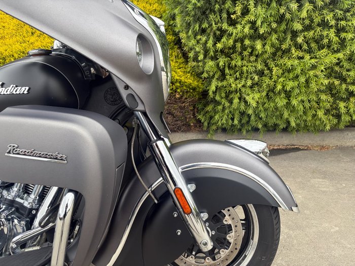 2019 Indian ROADMASTER GREY SMK/BLACK SMK SteelGRAYSmoke/ThunderBLKSmoke