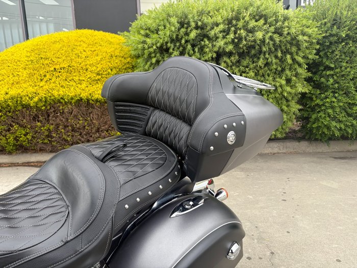 2019 Indian ROADMASTER GREY SMK/BLACK SMK SteelGRAYSmoke/ThunderBLKSmoke