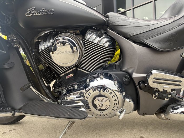 2019 Indian ROADMASTER GREY SMK/BLACK SMK SteelGRAYSmoke/ThunderBLKSmoke