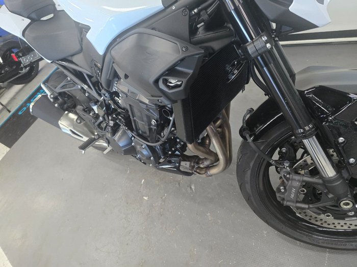 2026 Kawasaki 2026 Kawasaki 900CC Z900 (ZR900) SPORTS White