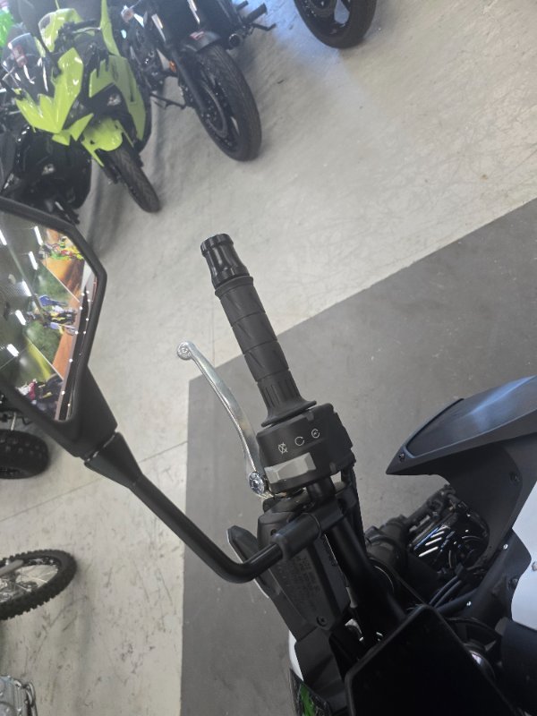 2026 Kawasaki 2026 Kawasaki 900CC Z900 (ZR900) SPORTS White