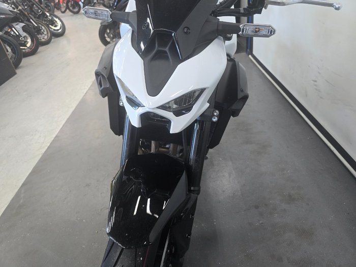 2026 Kawasaki 2026 Kawasaki 900CC Z900 (ZR900) SPORTS White