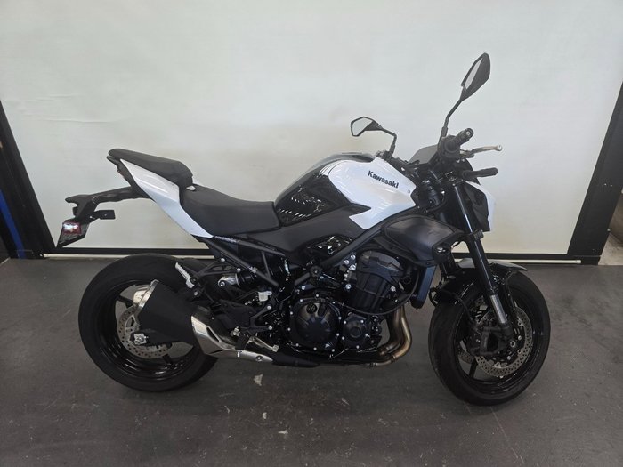 2026 Kawasaki 2026 Kawasaki 900CC Z900 (ZR900) SPORTS White