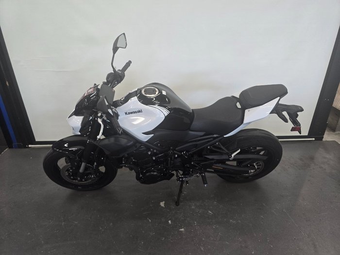 2026 Kawasaki 2026 Kawasaki 900CC Z900 (ZR900) SPORTS White