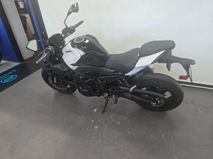 2026 Kawasaki 2026 Kawasaki 900CC Z900 (ZR900) SPORTS White