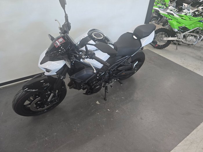 2026 Kawasaki 2026 Kawasaki 900CC Z900 (ZR900) SPORTS White