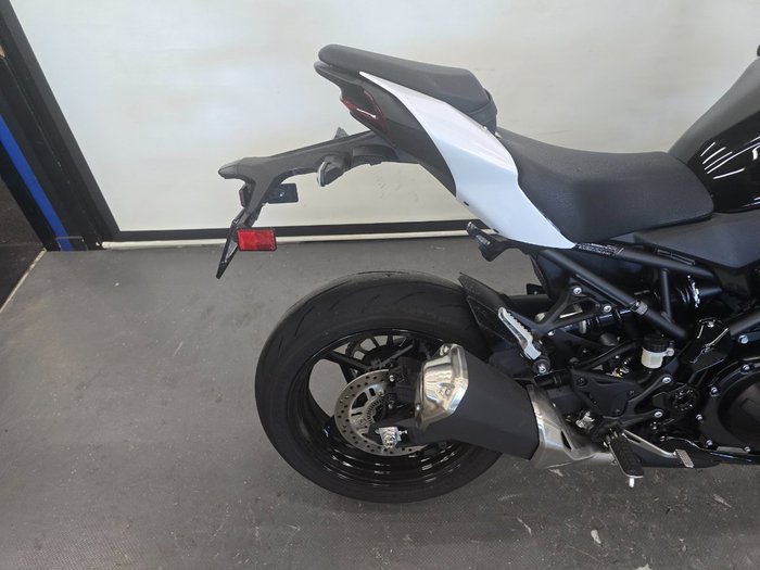 2026 Kawasaki 2026 Kawasaki 900CC Z900 (ZR900) SPORTS White