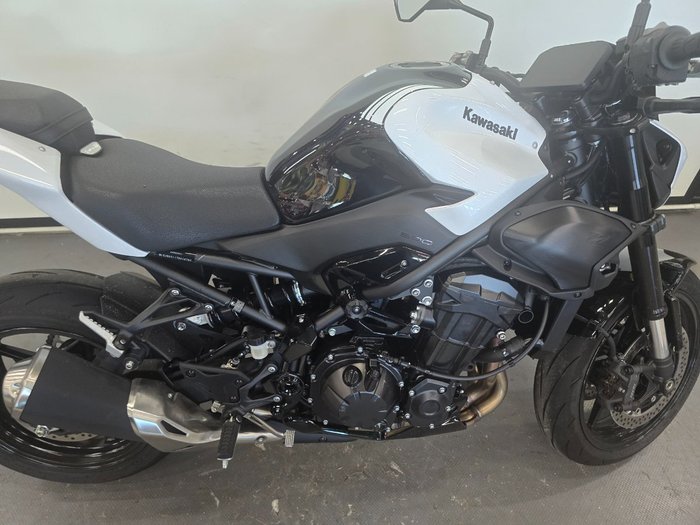 2026 Kawasaki 2026 Kawasaki 900CC Z900 (ZR900) SPORTS White