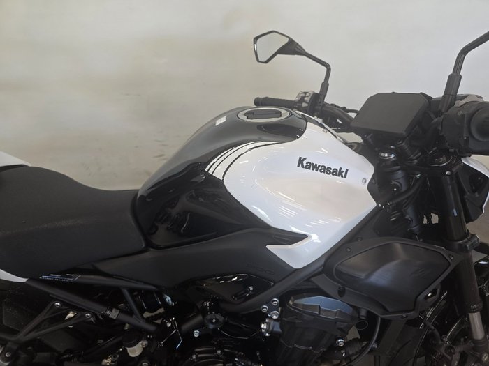 2026 Kawasaki 2026 Kawasaki 900CC Z900 (ZR900) SPORTS White