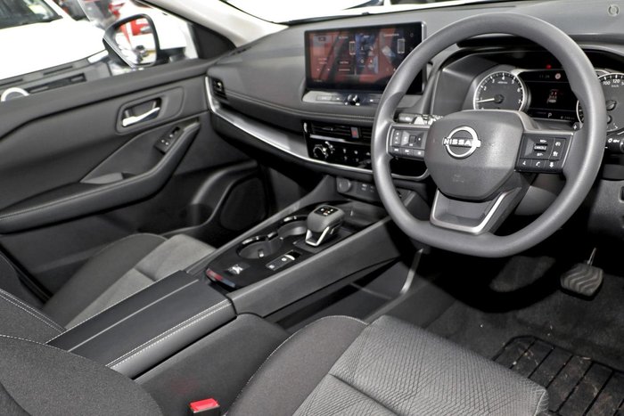 2025 Nissan X-TRAIL ST