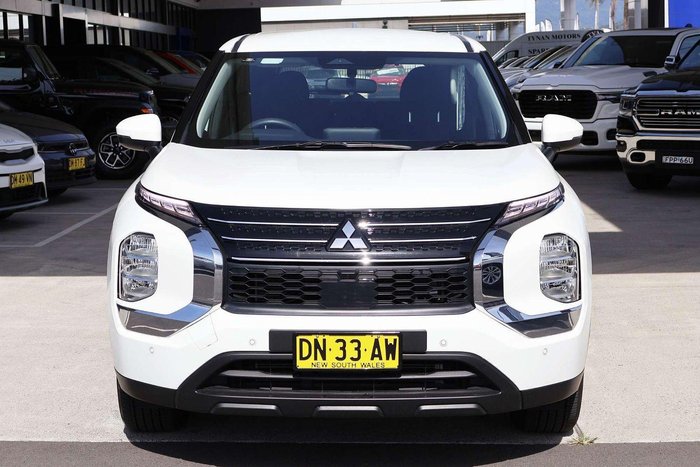 2024 Mitsubishi Outlander ES